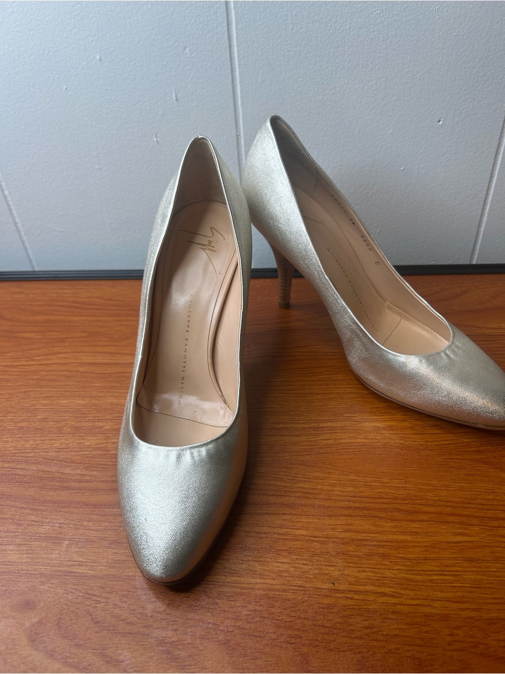 Giuseppe Zanotti Women’s Size 36E /6W Pumps Heels Silver